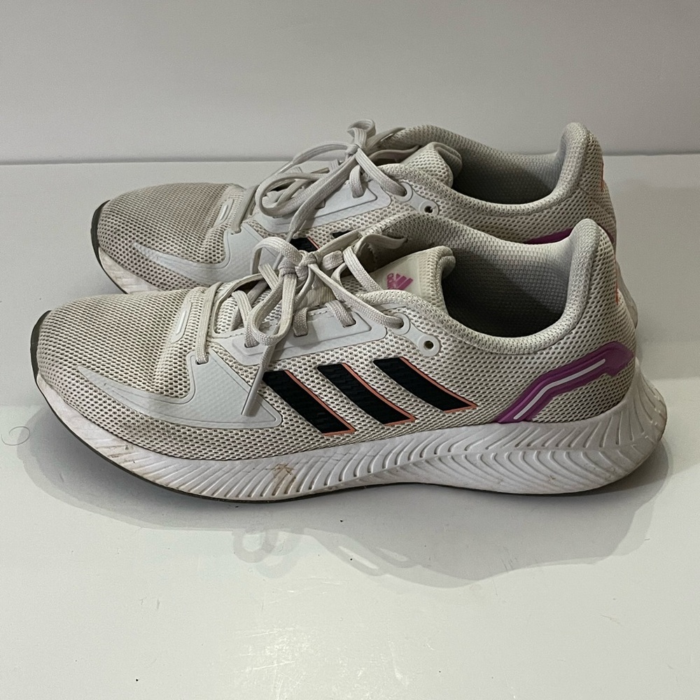 Adidas Runfalcon 2.0 running shoes in a white and pink Women Size 7.5